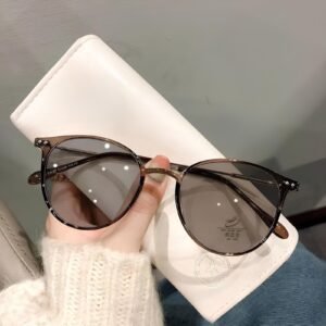 Kacamata Photocromic Anti Radiasi Bentuk Bulat Bahan Metal Gaya Korea 2 in 1